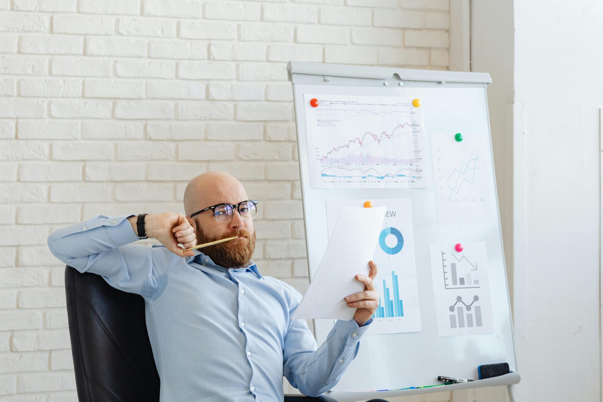 marketer conducting a performance review